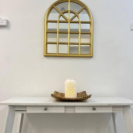 Roemah Lily Studio Tanah Rata Eksteriør bilde